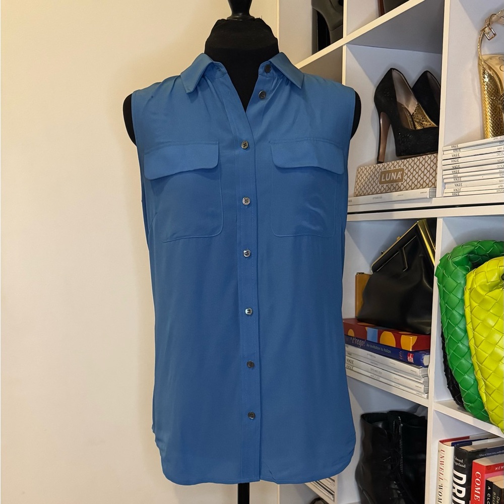 a.M. Blue Sleeveless Button-Down Shirt with Pockets (Medium?)